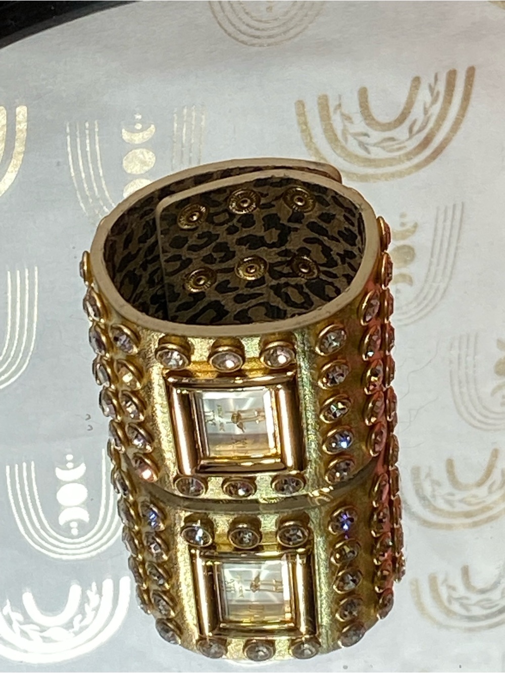 Betsey Johnson Gold Crystal-Studded Bracelet Watch vintage - Picture 10 of 10